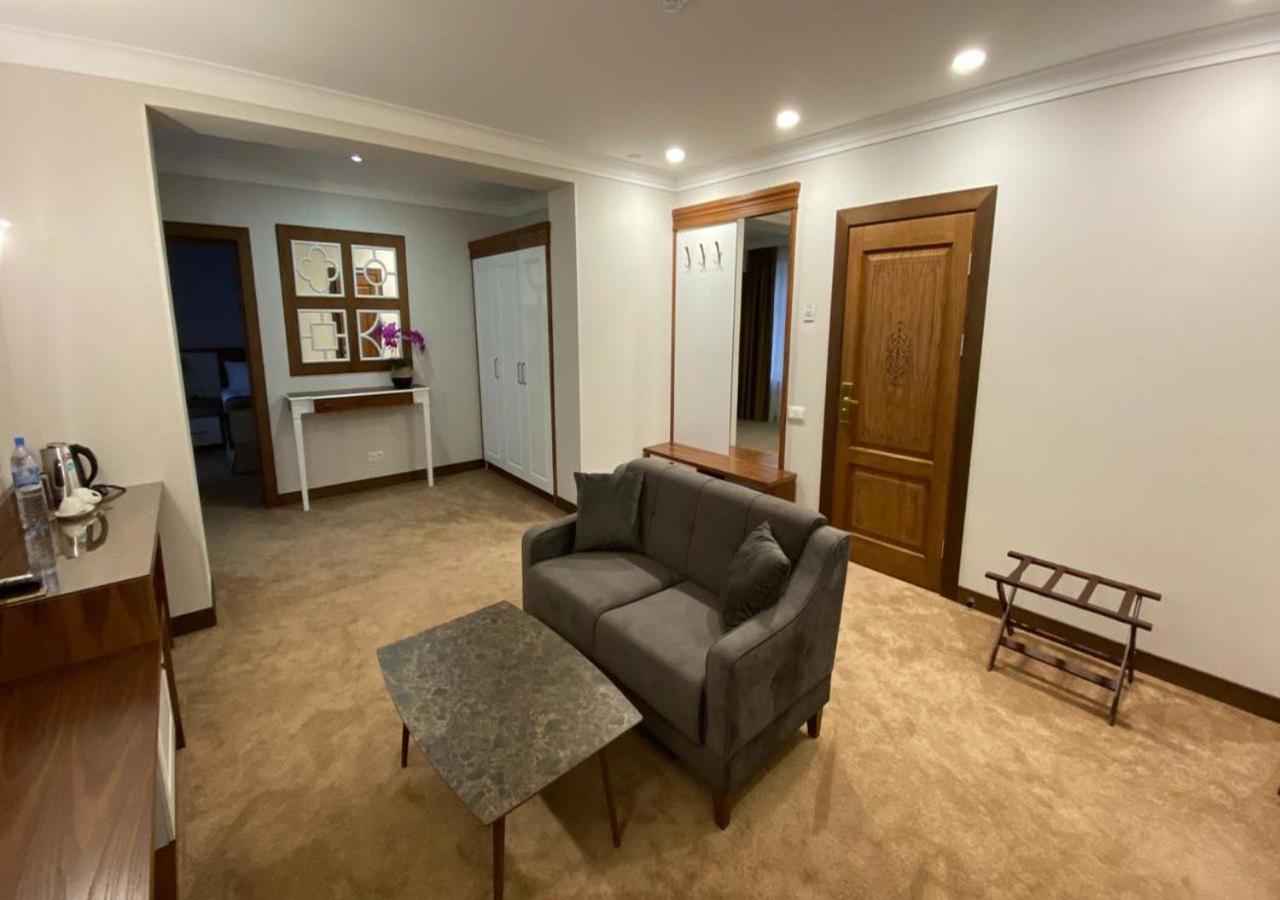 Boutique Hotel Kaspi Temirtau المظهر الخارجي الصورة